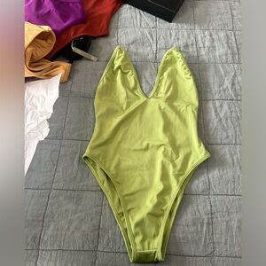 Green Goosberry so chic one piece size L in minty
